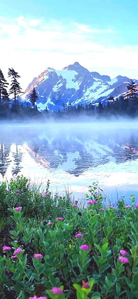 Phone Wallpaper Of Beautiful Lake In Front Of A Mountain