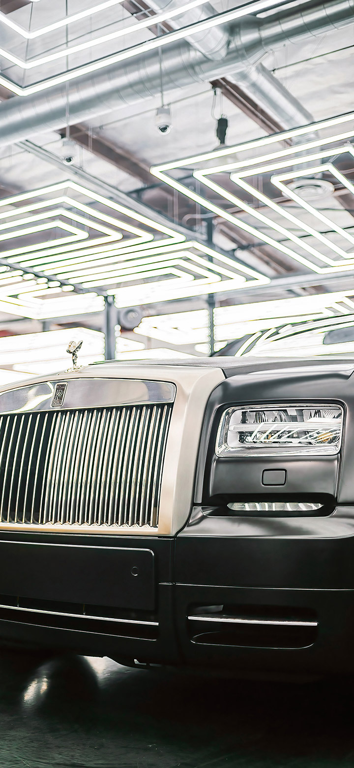 wallpaper of Black And Silver Rolls Royce Phantom