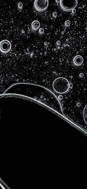 wallpaper of air bubbles in black water