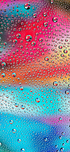 wallpaper of cool water droplets on a glass surface
