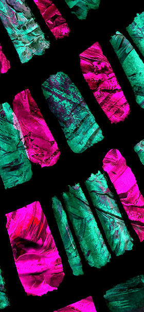 wallpaper of green and violet glass stones