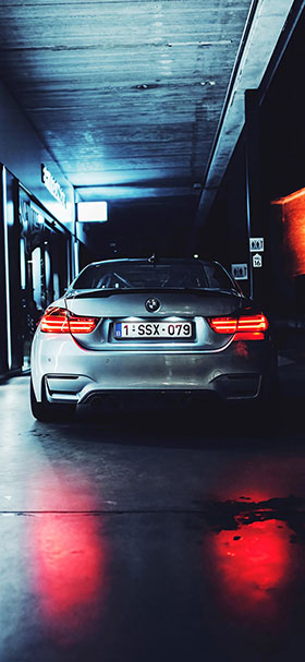 Phone Wallpaper Of Silver BMW M3 At Night
