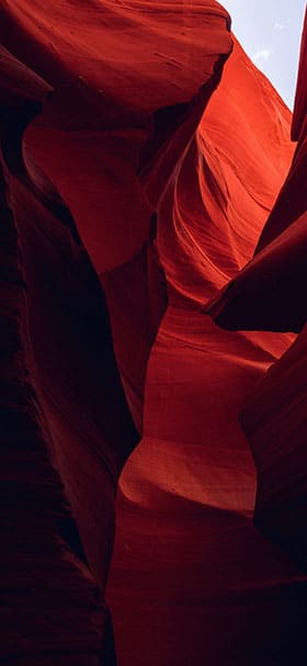 Phone Wallpaper of Huge red rock cavity in the Arizona desert